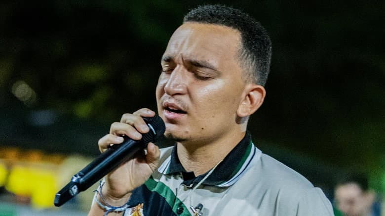 Ninguém governa sozinho.