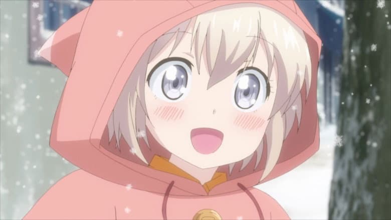 A menina é fascinada pela neve